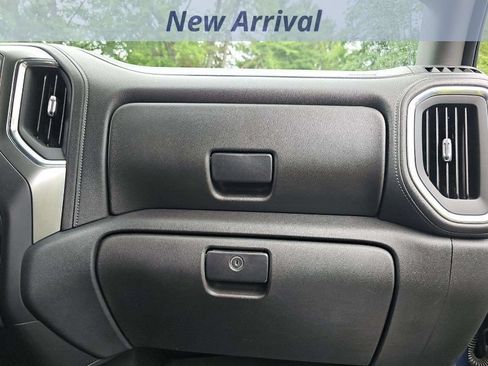 Used 2021 Chevrolet Silverado 1500 RST AWD/4WD image 2