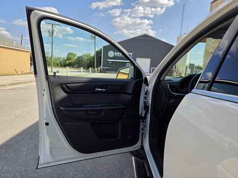 Used 2015 Chevrolet Traverse LTZ FWD image 4