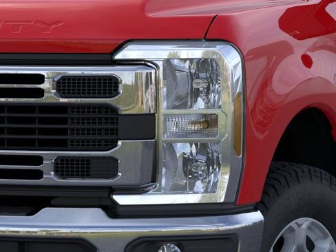 New 2026 Ford F350 XLT w/ FX4 Off-Road Package AWD/4WD image 18