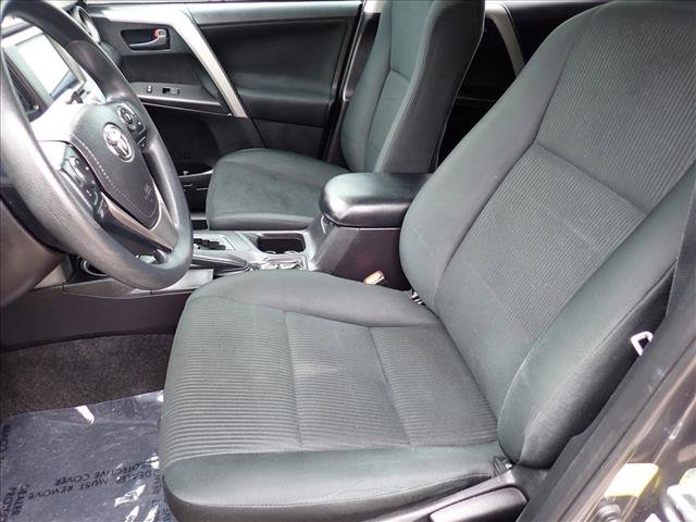 Used 2018 Toyota RAV4 LE w/ Carpet Mat Package AWD/4WD image 10