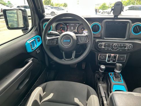 Used 2023 Jeep Wrangler Unlimited Sport AWD/4WD image 31