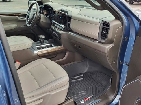 Used 2024 Chevrolet Silverado 1500 LT image 9