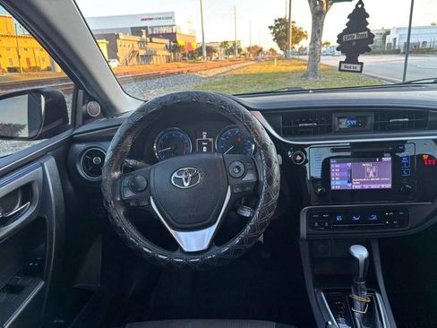 Used 2019 Toyota Corolla SE image 14