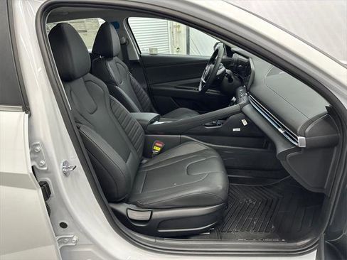 New 2025 Hyundai Elantra Limited image 14