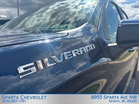 Used 2023 Chevrolet Silverado 1500 LT AWD/4WD image 9