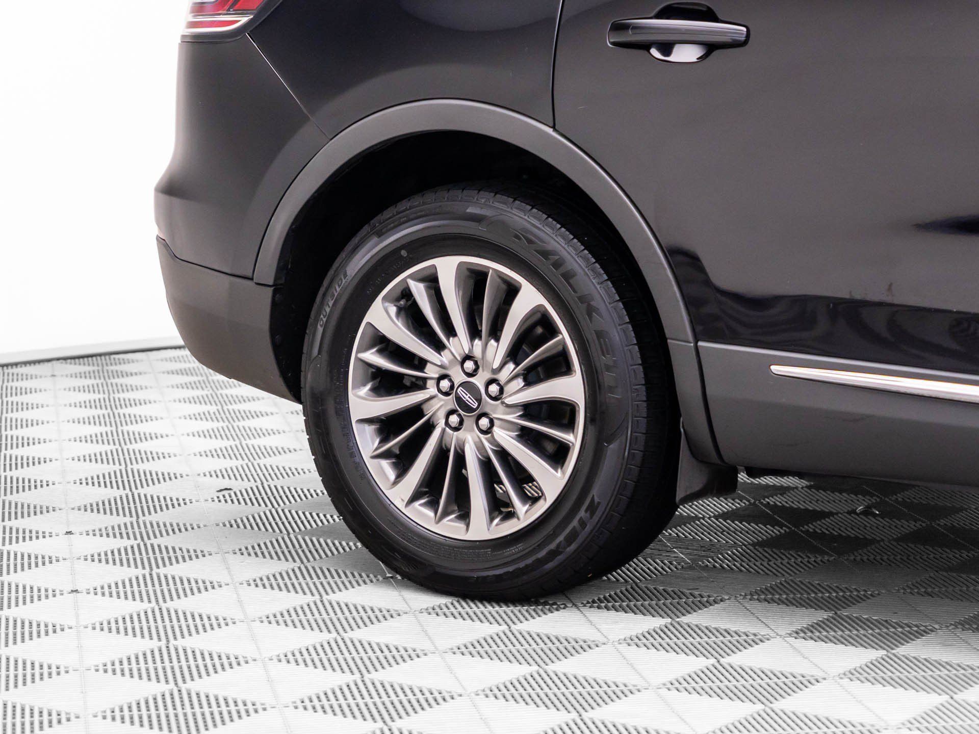 Used 2019 Lincoln Nautilus Select AWD/4WD image 36
