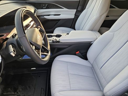 New 2026 Cadillac Lyriq Sport w/ LPO, Floor Liner Package AWD/4WD image 9