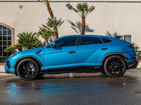 Used 2023 Lamborghini Urus Performante image 2
