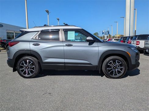 Used 2021 Chevrolet TrailBlazer ACTIV w/ Technology Package image 3