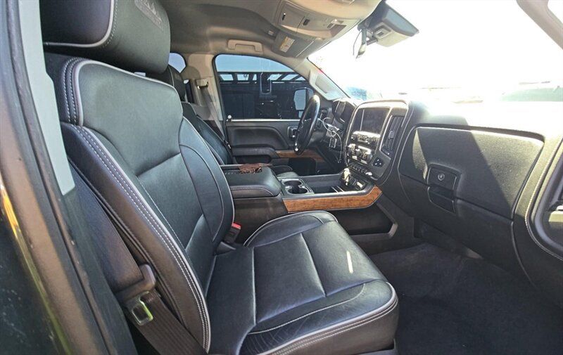 Used 2019 Chevrolet Silverado 2500 High Country w/ Duramax Plus Package AWD/4WD image 5