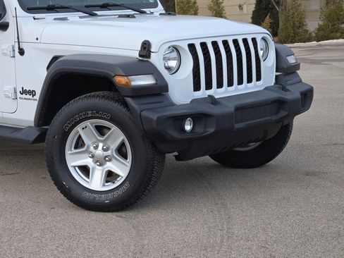 Used 2020 Jeep Gladiator Sport w/ Quick Order Package 24S image 2