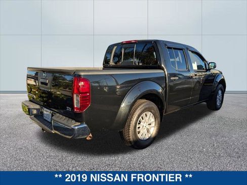 Used 2019 Nissan Frontier SV image 4