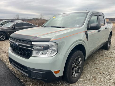 Used 2024 Ford Maverick XLT image 2