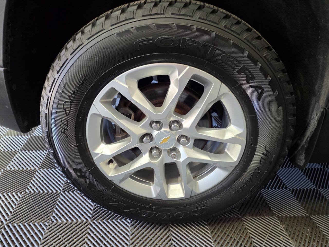 Used 2019 Chevrolet Traverse LT FWD image 37