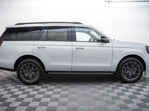 New 2026 Ford Expedition Platinum AWD/4WD image 4
