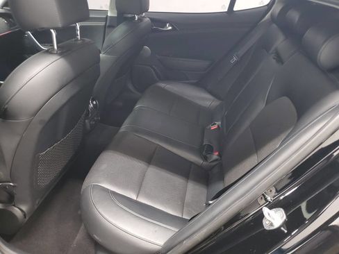 Used 2018 Kia Stinger Premium RWD image 12