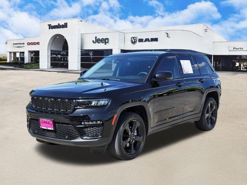 Used 2023 Jeep Grand Cherokee Limited w/ Luxury Tech Group II RWD image 3