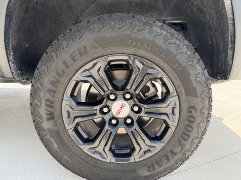 Used 2023 GMC Canyon Elevation w/ Elevation Premium Package RWD image 40