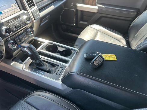 Used 2018 Ford F150 Lariat w/ Equipment Group 502A Luxury AWD/4WD image 18