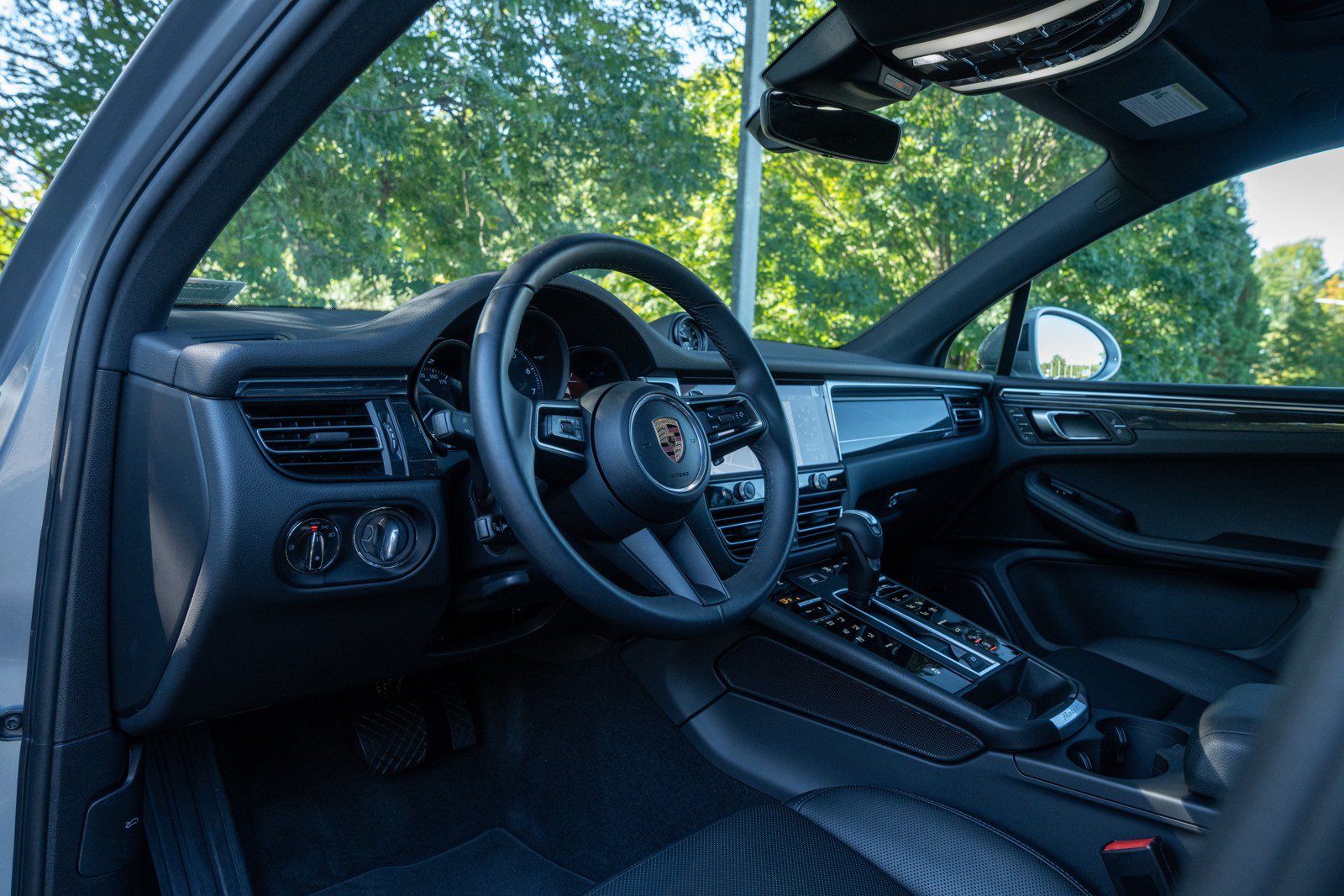 Certified 2026 Porsche Macan AWD/4WD image 4