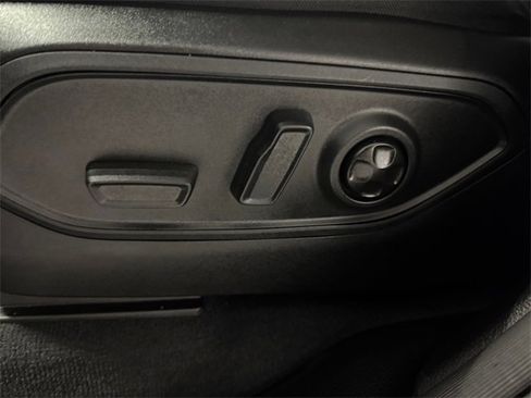 Used 2024 Jeep Grand Cherokee Limited image 17