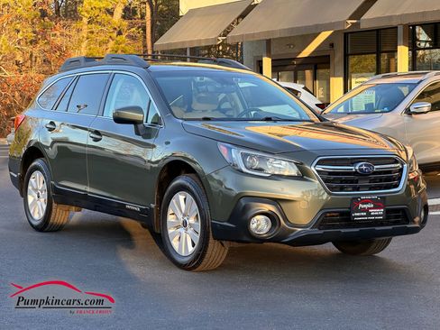 Used 2019 Subaru Outback 2.5i Premium image 1