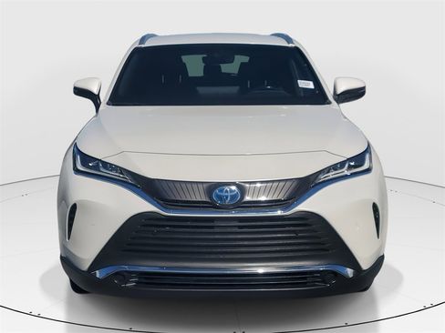 Used 2021 Toyota Venza XLE w/ Softex Package image 2