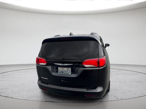 Used 2020 Chrysler Voyager Lxi FWD image 6