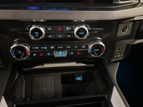 New 2025 Ford F250 Platinum image 13