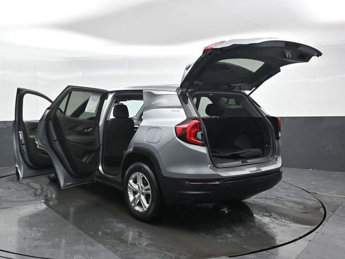 Used 2024 GMC Terrain SLE image 53