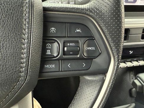 Certified 2025 Toyota 4Runner TRD Off-Road image 18