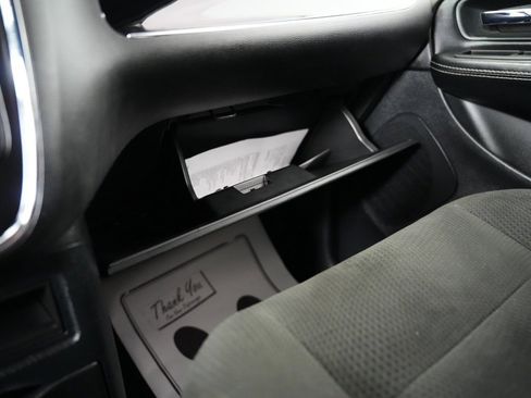 Used 2015 Dodge Grand Caravan SE image 26