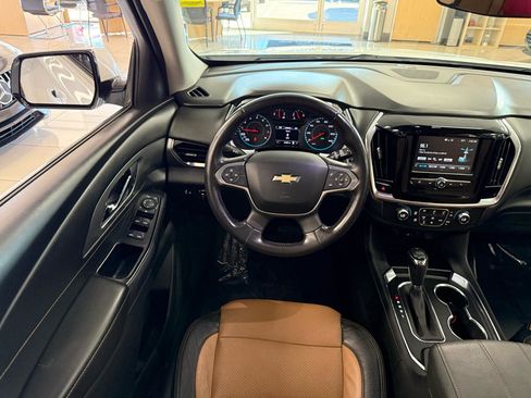 Used 2018 Chevrolet Traverse LT image 12