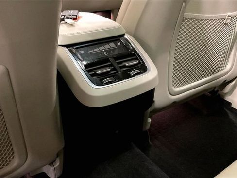 Certified 2023 Volvo XC90 B6 Ultimate w/ Protection Package Premier image 37