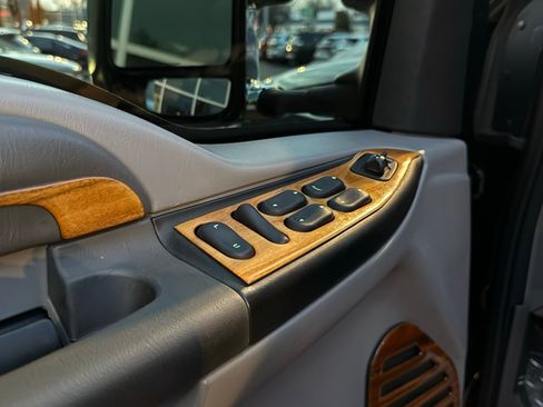 Used 1999 Ford F350 4x4 Crew Cab DRW Super Duty image 32