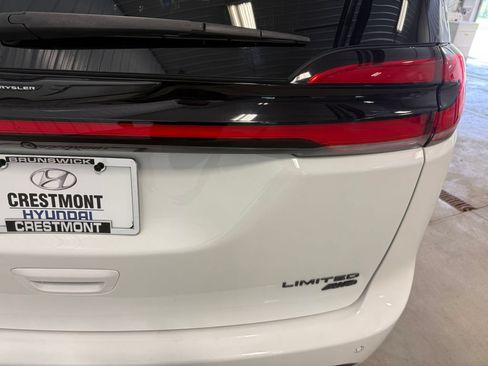 Used 2023 Chrysler Pacifica Limited w/ Uconnect Theater Family Group AWD/4WD image 19