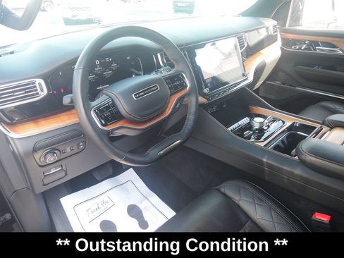 Used 2023 Jeep Grand Wagoneer Series III AWD/4WD image 6
