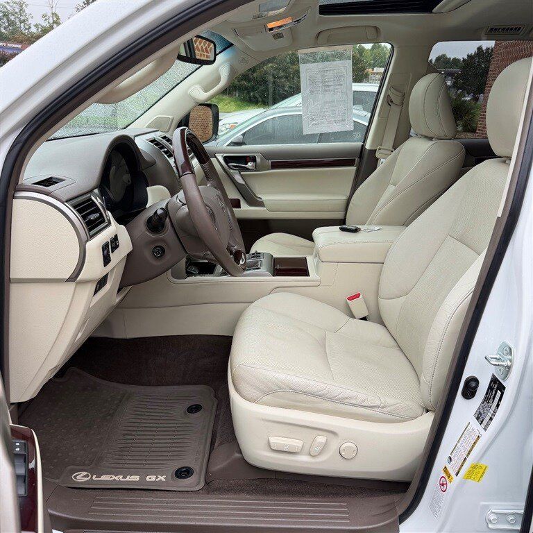 Used 2018 Lexus GX 460 Premium w/ Premium Package AWD/4WD image 10