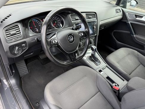 Used 2019 Volkswagen e-Golf SE w/ Driver Assistance Package image 14