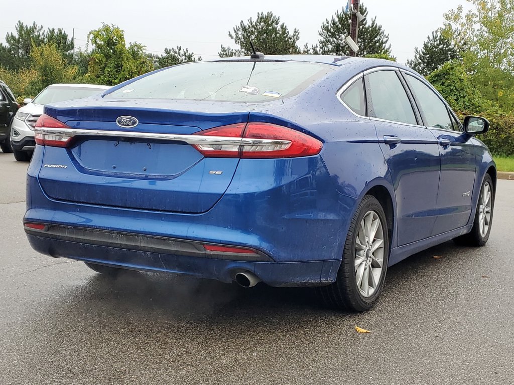 Used 2017 Ford Fusion SE w/ Equipment Group 602A FWD image 4