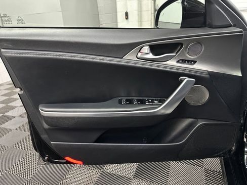 Used 2020 Kia Stinger GT1 AWD/4WD image 17