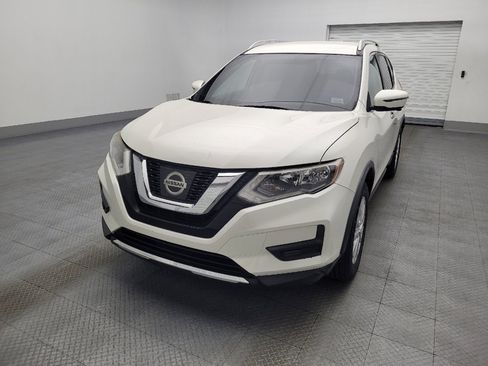 Used 2017 Nissan Rogue SV w/ SV Premium Package image 15