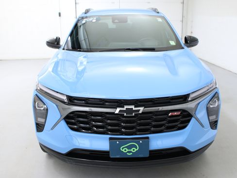 Certified 2024 Chevrolet Trax RS FWD image 2
