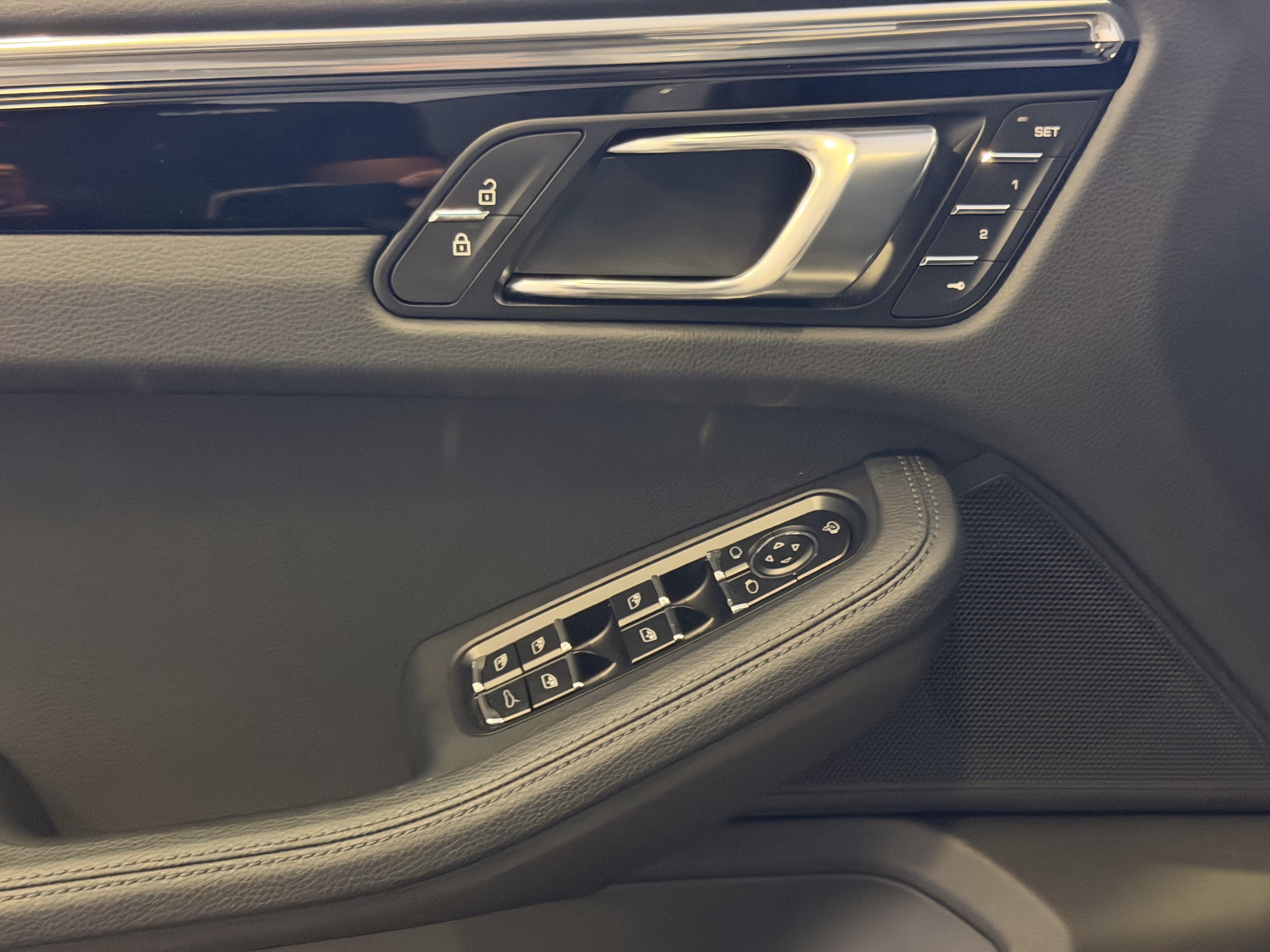 Certified 2026 Porsche Macan AWD/4WD image 14