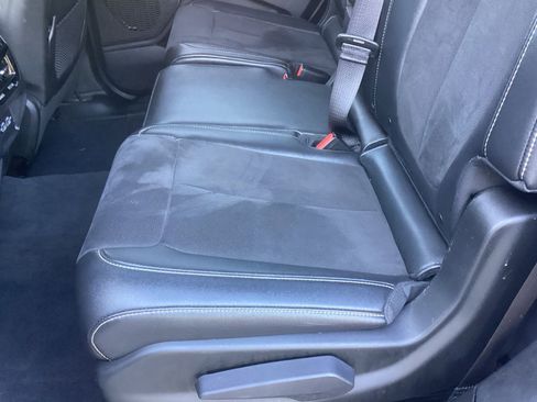 Used 2024 Jeep Grand Cherokee L Laredo image 13