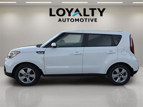 Used 2019 Kia Soul Base image 2