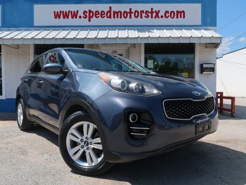 Used 2017 Kia Sportage LX AWD/4WD image 2