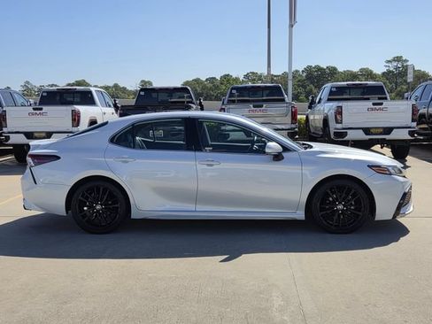 Used 2021 Toyota Camry XSE FWD image 4