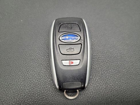 Used 2018 Subaru Crosstrek 2.0i Limited image 32