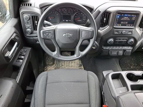 Used 2026 Chevrolet Silverado 1500 Custom Trail Boss AWD/4WD image 3
